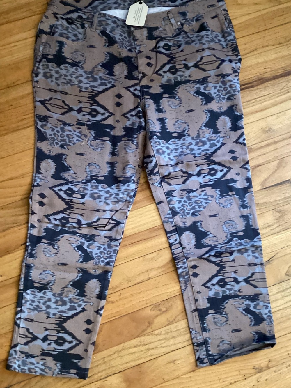 Printed Ankle-Length Women's Jeans - Brown/Black Pattern